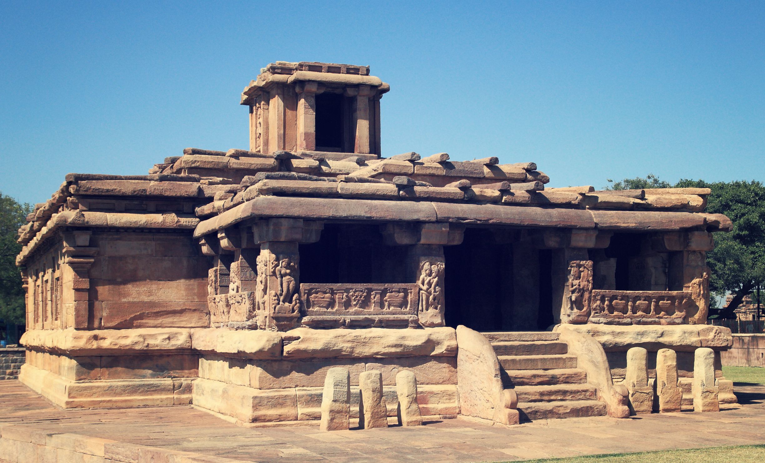 oldest temples in india - Lad-Khan-Temple-Aihole-Karnataka