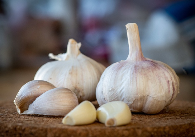 Home Remedies for Dry Cough - Garlic